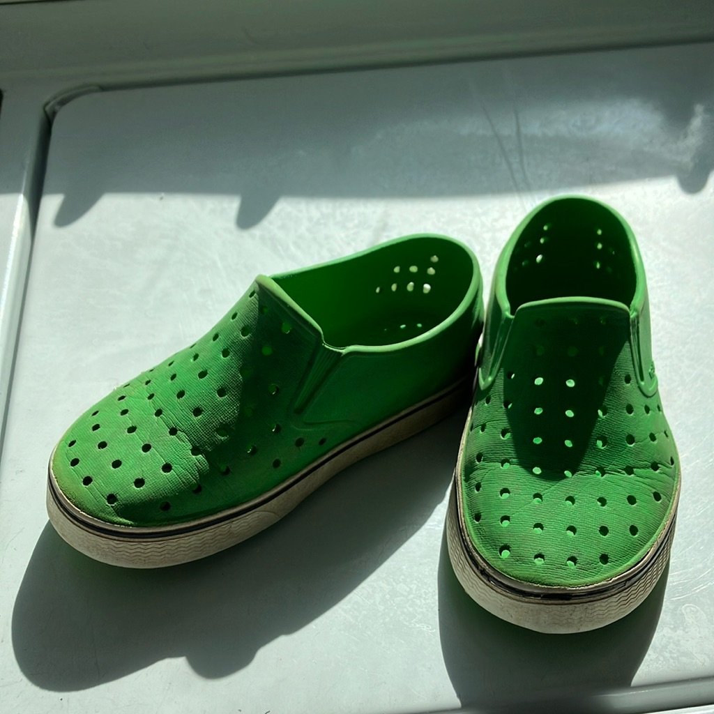 Native Shoes Toddler 11 Lime Green Rubber Slip On Native Shoes Toddler 11 Lime Green Rubber Slip On